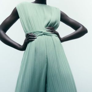 ZARA brand new Knot waist pleated jumpsuit